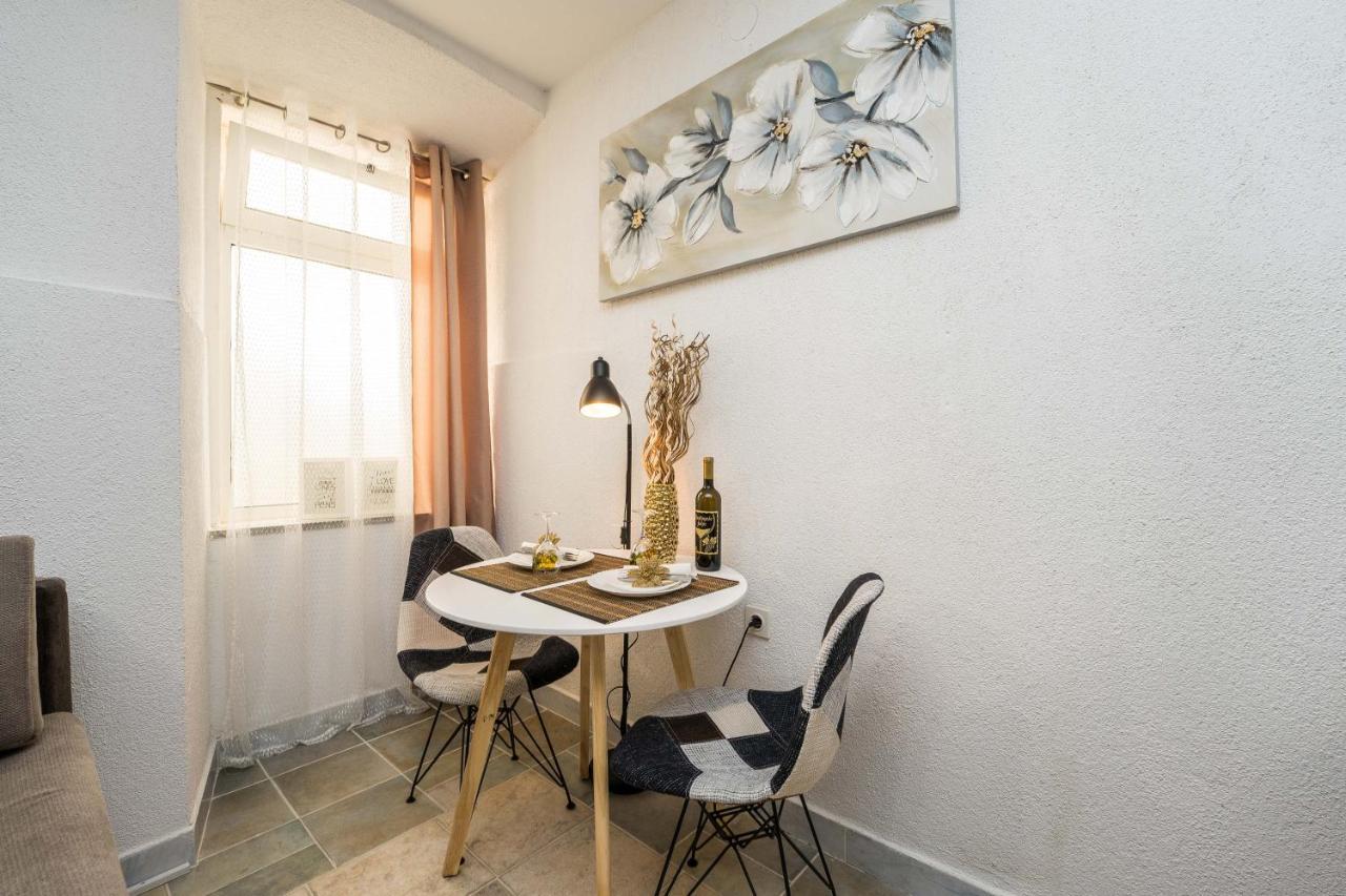 Evita Apartment *